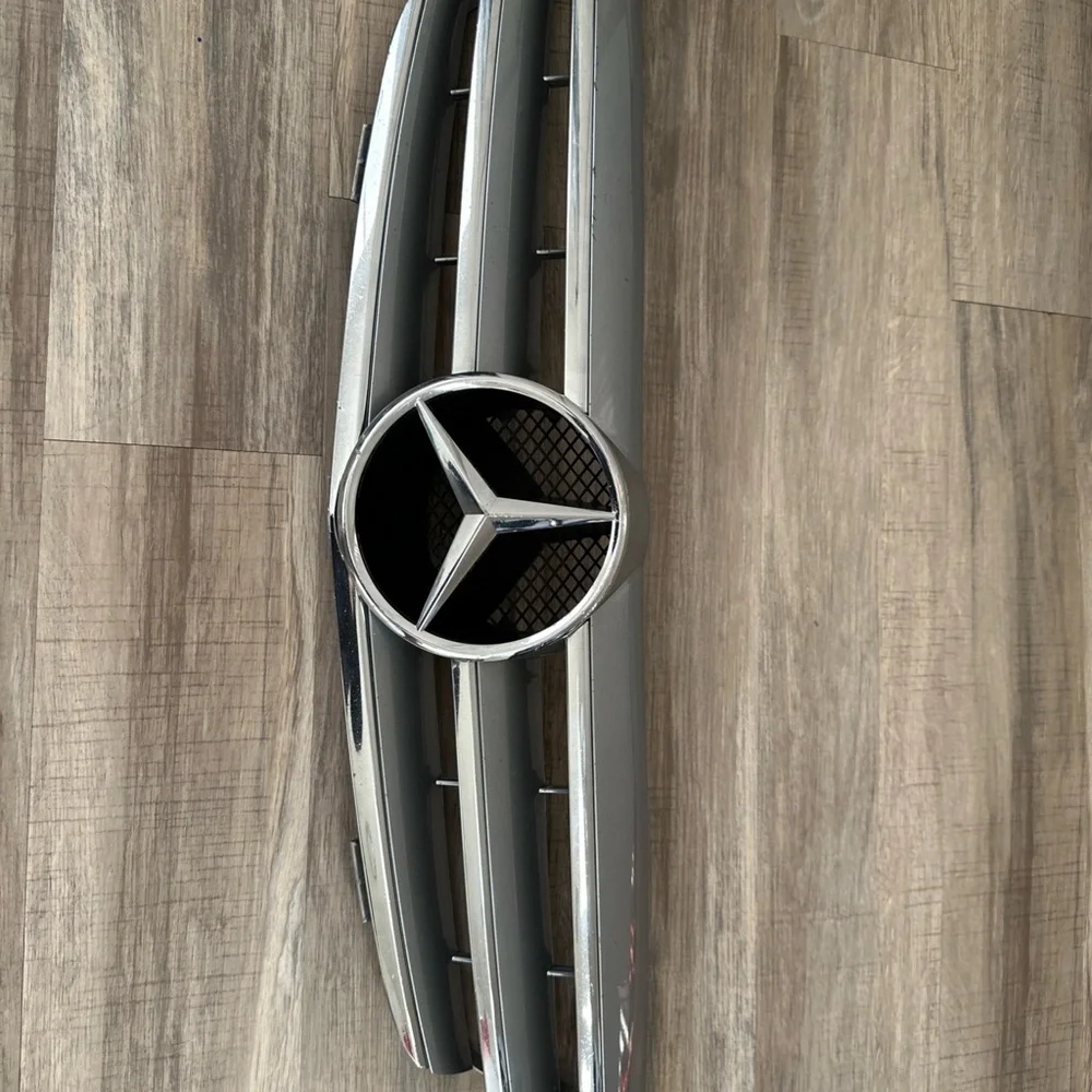 Mercedes-Benz Silver Front Grille with Emblem